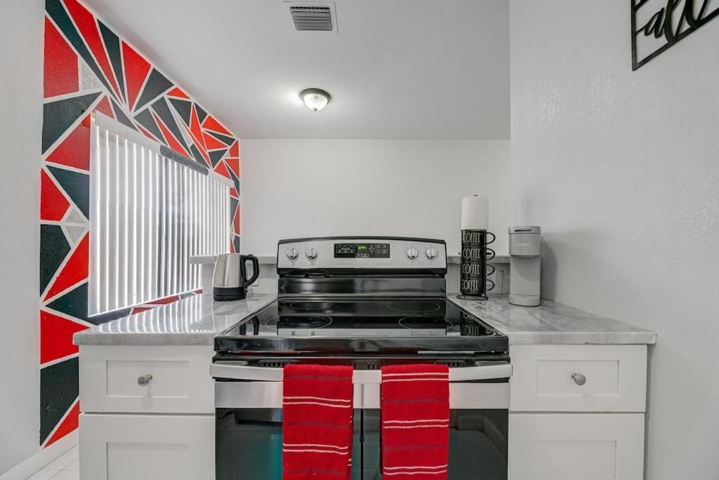 Deco Drive Miami • Near Hard Rock Stadium • South Beach • Wynwood Exterior photo